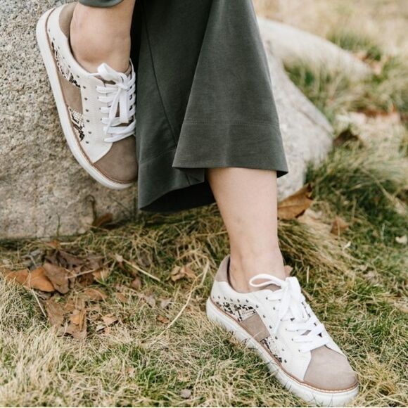 Crown Vintage - Picture 3 of 13